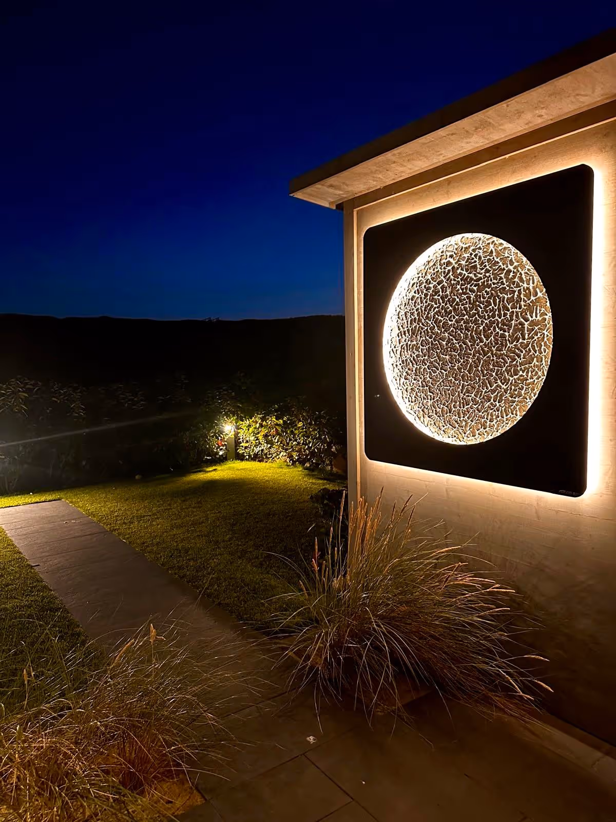 Sonnenmond in Anthrazit Alu gebürstet mit Mond Gold Deluxe, beleuchtet