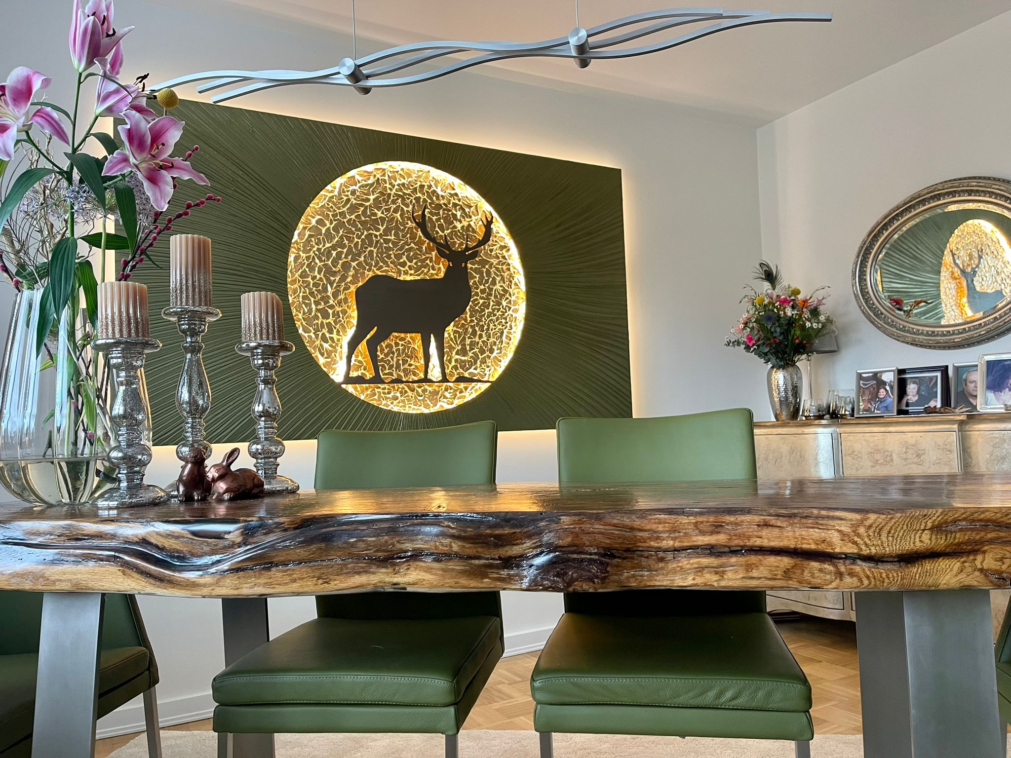 Hirsch in Moosgrün Strahlen mit Motiv Gold Deluxe, rund, beleuchtet
