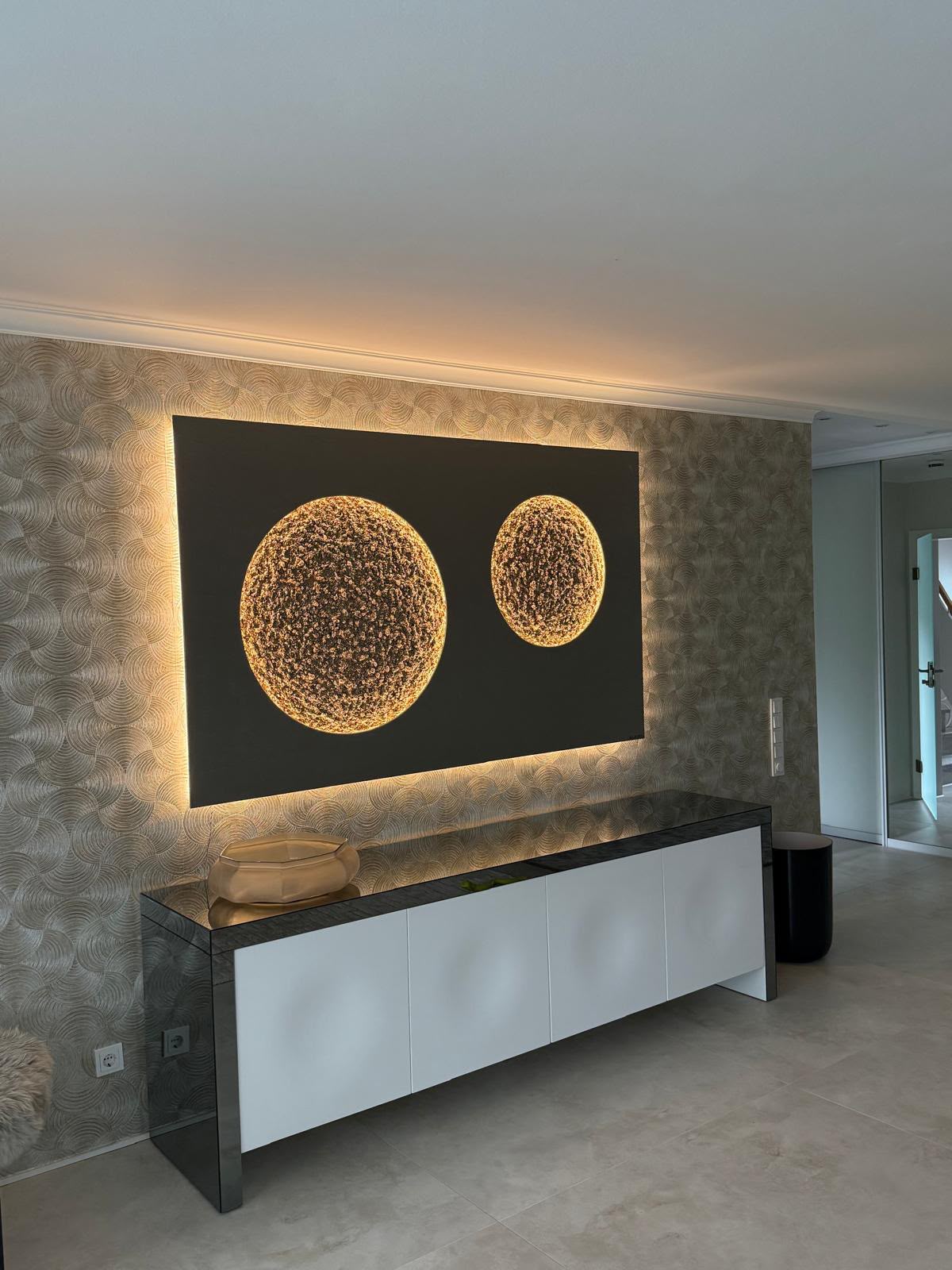 Planet in Taupe Diamanteffekt mit Monden Bronze Klassisch, 180 x 120 cm, beleuchtet