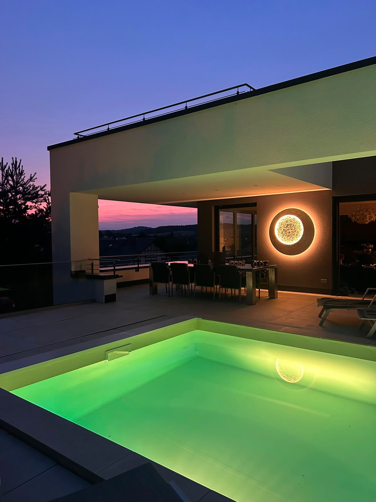 Megamond in Perlmuttweiß Relief mit Mond Champagner Klassisch, Ø 125 cm, beleuchtet, für draußen